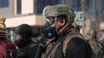 兩條人命激化對立，移民執(zhí)法行動(dòng)再度撕裂美國