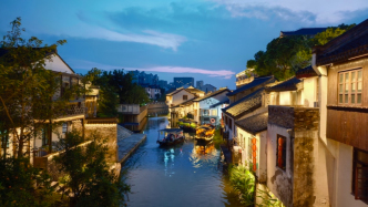 奉賢青溪老街：馬年燈啟，長桌宴里尋夢江南