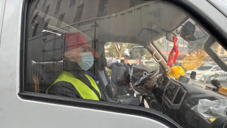 工人日?qǐng)?bào)刊文談“假人押運(yùn)”危化品：為監(jiān)管部門敲響警鐘