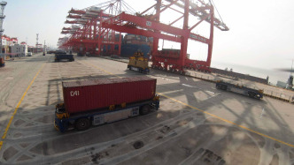 通關(guān)時(shí)間縮短30%，上海首票水水中轉(zhuǎn)多式聯(lián)運(yùn)進(jìn)出口貨物啟運(yùn)