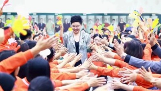 馬上評(píng)｜聚泰荷崩塌，別讓“媽媽們”被精準(zhǔn)圍獵