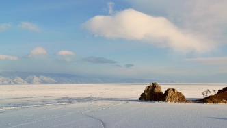 俄貝加爾湖冰面發(fā)生翻車(chē)事故，造成中國(guó)籍游客1死4傷