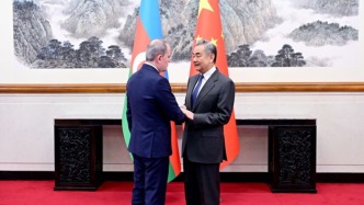 王毅同阿塞拜疆外長(zhǎng)巴伊拉莫夫會(huì)談