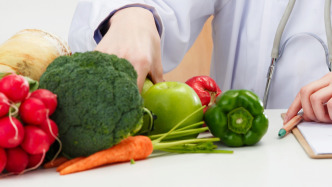 上海發(fā)布食品經(jīng)營許可“說明書”：審查要求表格化，空間優(yōu)化支持新業(yè)態(tài)