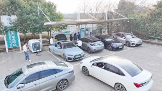 全國(guó)高速公路服務(wù)區(qū)累計(jì)建成電動(dòng)汽車充電槍7.15萬(wàn)個(gè)