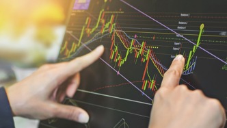 貴州茅臺(tái)漲超8%！瀘州老窖等10余股漲停，白酒板塊為何全線爆發(fā)