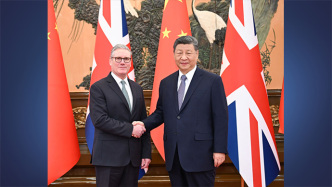 習(xí)近平會(huì)見(jiàn)英國(guó)首相斯塔默