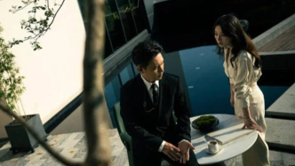 《黑白潜行》原班底来拍短剧，《皇牌保镖》让港片在竖屏回魂了？