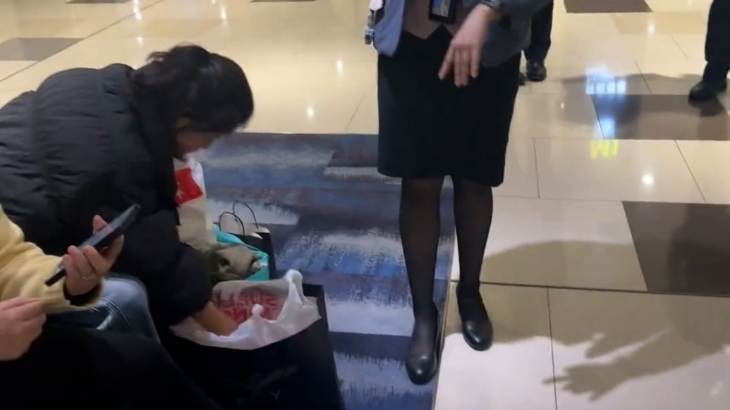 旅客声称机上藏有危险物要求下机,航司:全面检查后再次起飞