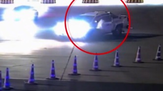 驾无牌车上高速谎称车牌丢了，民警在车上找到车牌后司机秒认错