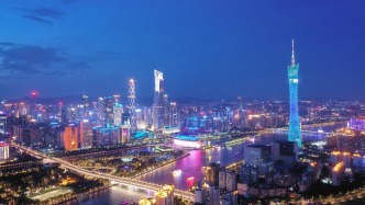 广州去年GDP为32039.46亿元，同比增长4%