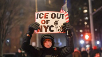 抗議特朗普政府暴力移民執(zhí)法，全美至少300城參加