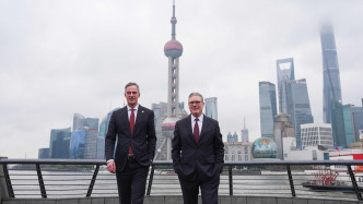 英國首相斯塔默訪滬：“機(jī)遇正在敞開大門”