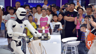 習(xí)近平：發(fā)揮比較優(yōu)勢 堅(jiān)持穩(wěn)中求進(jìn) 推動(dòng)我國未來產(chǎn)業(yè)發(fā)展不斷取得新突破