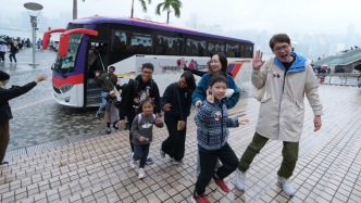 香港管弦樂(lè)團(tuán)開(kāi)通“音樂(lè)專列”，專車接送孩子們聽(tīng)音樂(lè)會(huì)