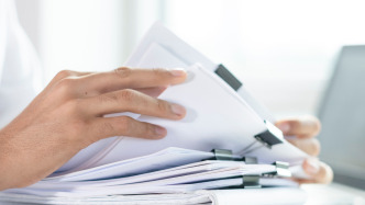 光明日?qǐng)?bào)：莫讓村規(guī)民約“帶病上崗”