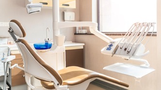 市民投訴嘉興秀洲一口腔醫(yī)生縱容親戚插隊(duì)，醫(yī)院：已告誡談話