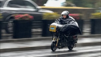 两会之声｜邵楠委员直击电动自行车痛点：建议拓宽车道、优化载人标准