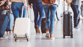 上海两会快评｜升级行李安置，要让“空手逛街”更惬意