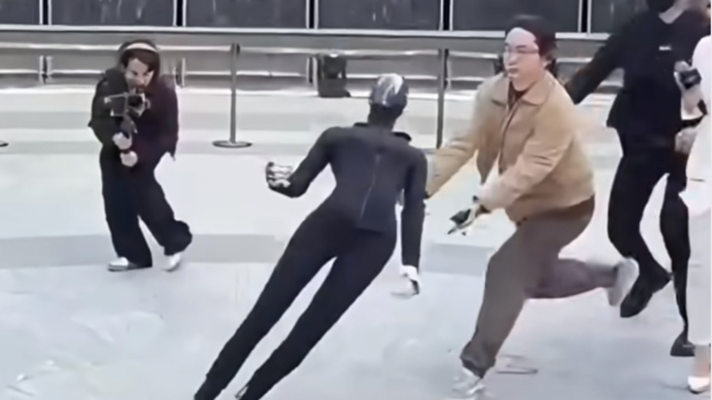 小鹏人形机器人IRON线下首秀“翻车”，何小鹏回应