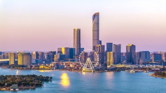 蘇州去年GDP為27695.1億元，同比增長(zhǎng)5.4%