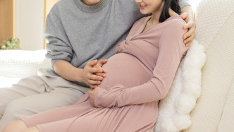 兩會之聲｜委員建議階梯式延長產(chǎn)假，增加男方陪產(chǎn)假