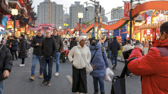 如何将上海入境游的“流量”转变为促消费的“留量”？市商务委答人大代表