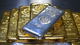 金价重回4800美元，白银暴涨超8%