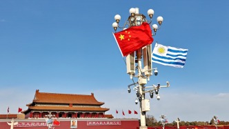 習(xí)近平同烏拉圭總統(tǒng)奧爾西共同出席合作文件簽字儀式