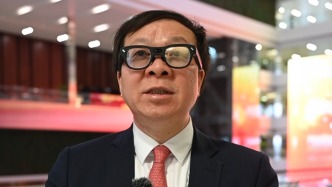 兩會(huì)之聲｜季昕華代表：大廠積極投放有助于擴(kuò)大AI應(yīng)用，但不如將資金更多投向研發(fā)