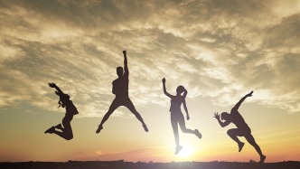 兩會(huì)對(duì)話｜企業(yè)家不放棄教職，能否落戶上海？代表建議精準(zhǔn)降低人才落戶門檻