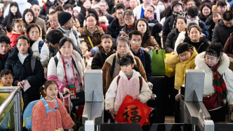 面對(duì)面丨春運(yùn)售票進(jìn)入最繁忙階段 記者探訪12306售票監(jiān)控中心