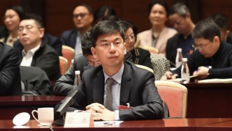 兩會對話｜商湯徐立：建議推動AI工具的公共職業(yè)化培訓(xùn)，促進就業(yè)形態(tài)多元化發(fā)展