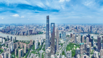 上海市政协十四届四次会议举行大会发言