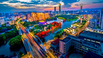 万亿城市“年报”尽出：GDP合计超全国四成，十地增速加快