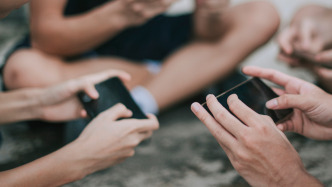 代表建議治理未成年人沉迷網(wǎng)絡(luò)游戲亂象，最高法履職推動(dòng)