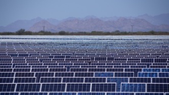 全球光伏踩刹车：渗透率天花板迫近，2026年迎战装机寒潮