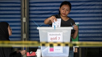 泰国走到十字路口：经济疲软政治碎片化，同日举行议会选举和宪法公投