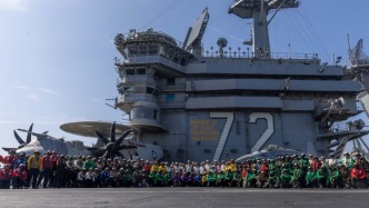 美國對伊談判代表赴“林肯”號航母勞軍