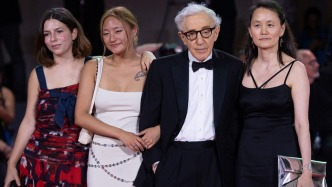 从帮孩子入学到闲话家常，爱泼斯坦与伍迪•艾伦邮件曝光