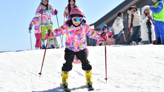 人民日报：个别旅行社服务差、雪场存安全隐患，冰雪游品质待提升