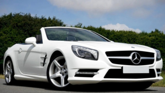 寶馬之后奔馳也大降，豪車巨頭“放下身段”為哪般？