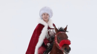 新疆維吾爾自治區(qū)黨委追授賀嬌龍同志“自治區(qū)優(yōu)秀共產(chǎn)黨員”稱號