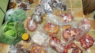 孩子一句“过年回不去”，父母从老家托人送来沉甸甸的家乡特产