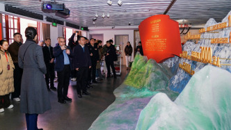 纪念长征胜利90周年专题展在中共一大纪念馆开幕