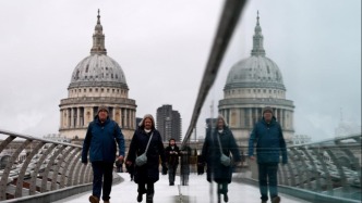 还会牵扯多少“大人物”？爱泼斯坦案文件震荡英国政坛