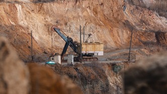 矿产资源价格波动趋势及影响，未来如何应对