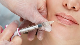 國家衛(wèi)健委：生活類美容機構(gòu)、美發(fā)店、美甲店等嚴禁開展“輕醫(yī)美”項目