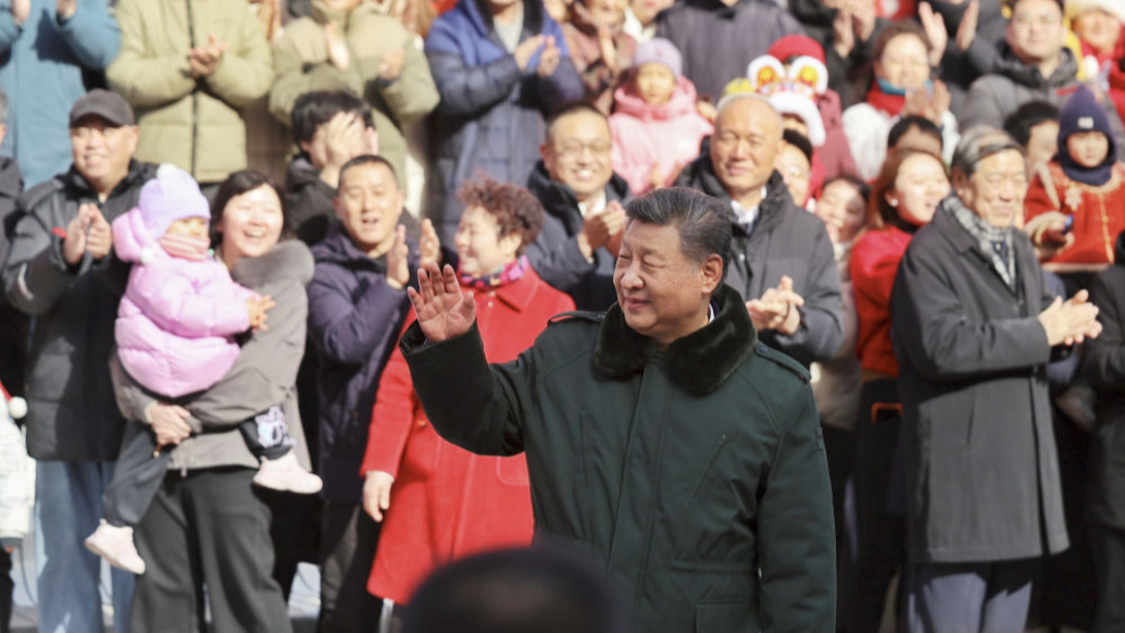 习近平春节前夕在北京看望慰问基层干部群众