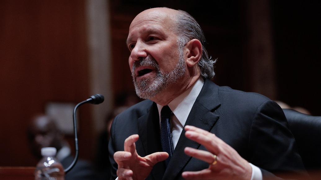 美商务部长为上过爱泼斯坦岛辩解：和妻儿去的，我和他没关系